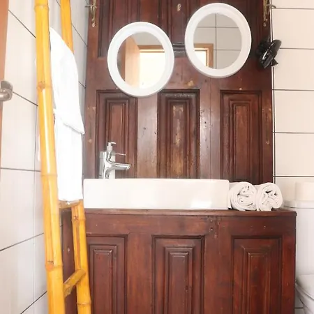 Porto Pim بيت ضيافة